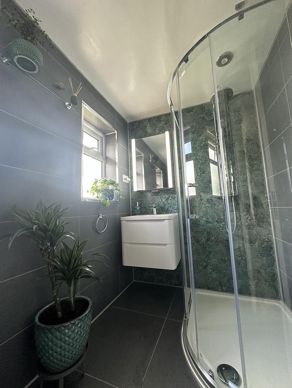 Green plant inspired bathroom